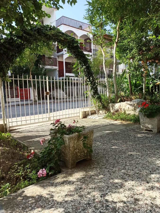 Savvas Aparthotel Olympiaki Akti Bagian luar foto