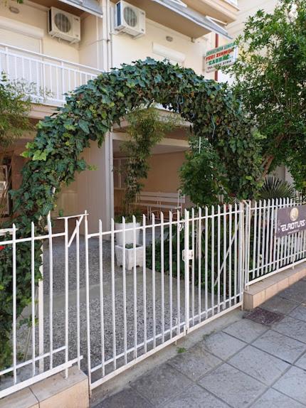 Savvas Aparthotel Olympiaki Akti Bagian luar foto
